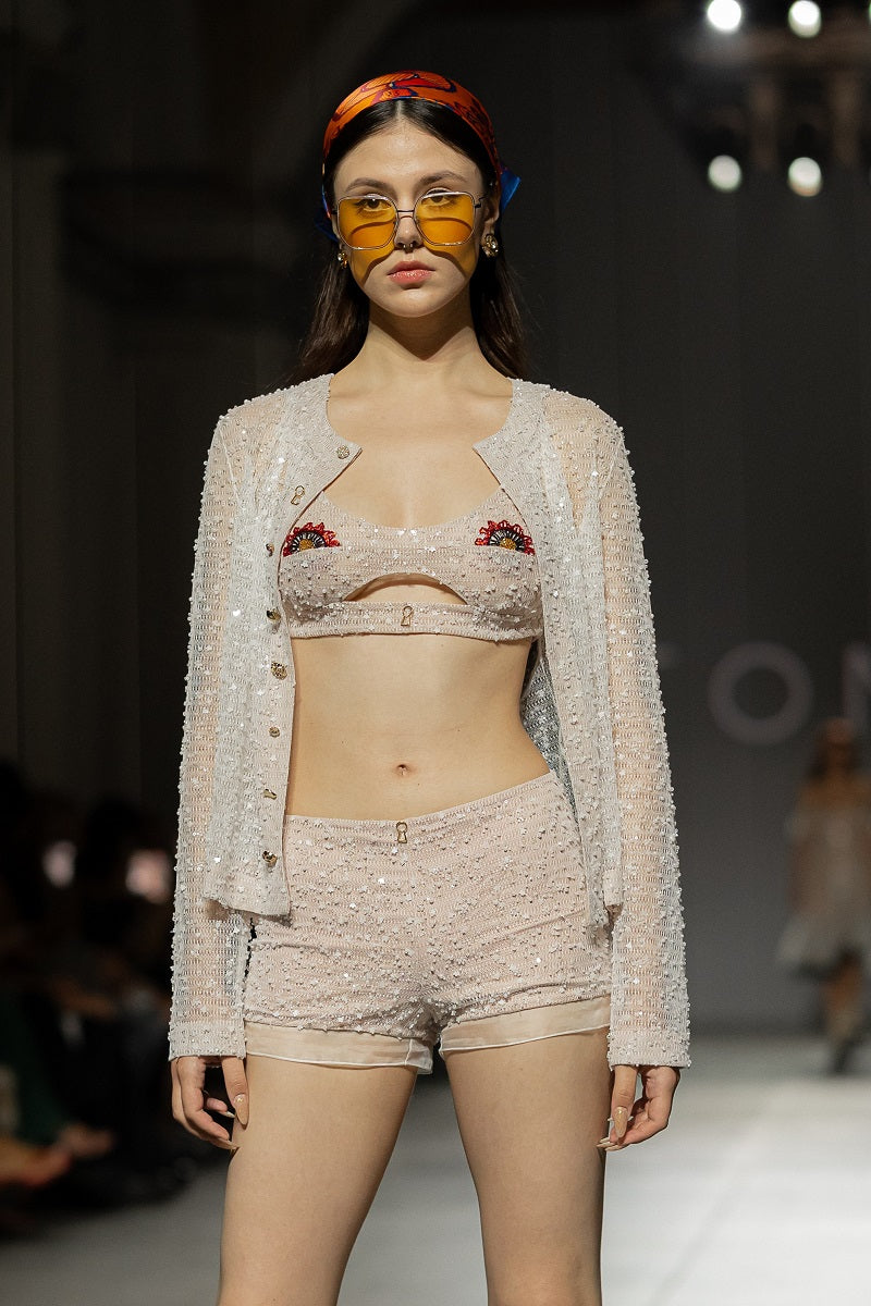 BEAD SHORTS IN MILK