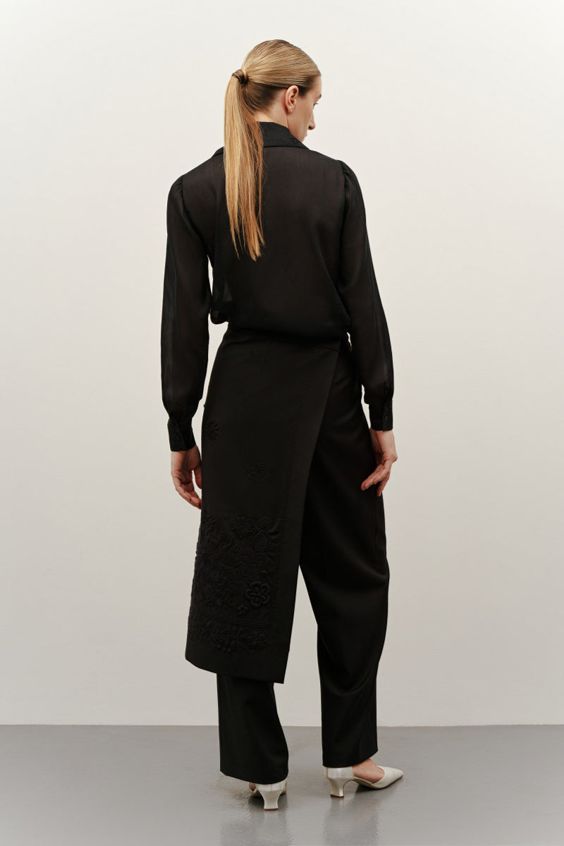 BLACK EMBROIDERED PLAKHTA MIDI SKIRT