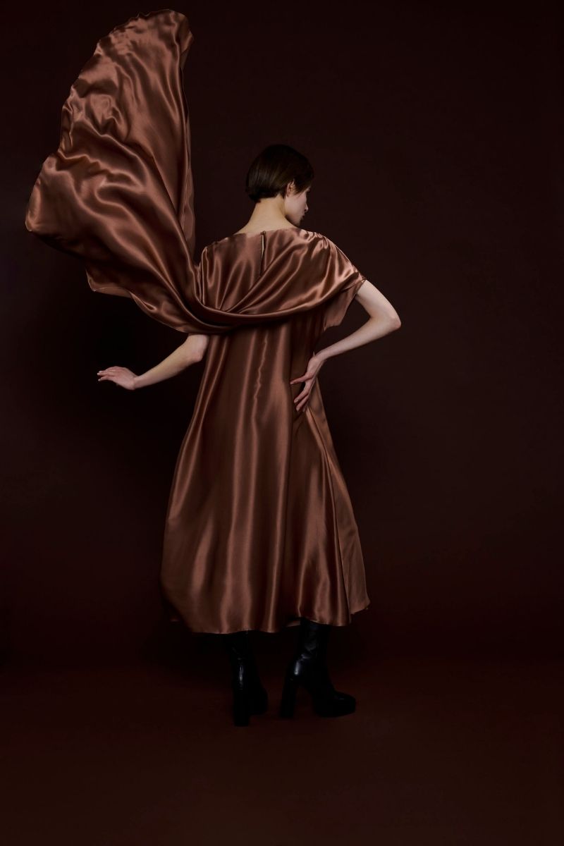 CAPE-EFFECT DRESS IN BROWN