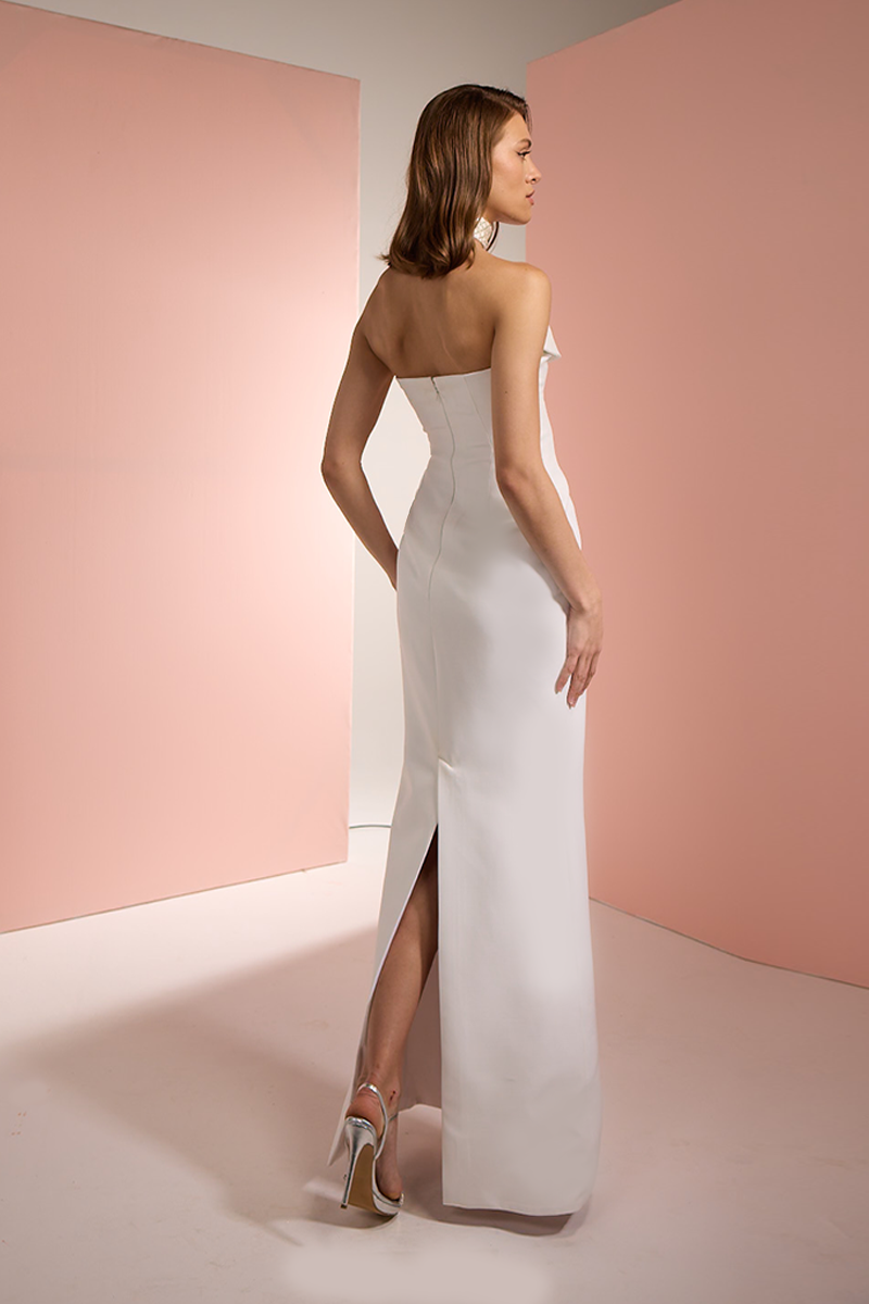 STRAPLESS DRESS IN WHITE