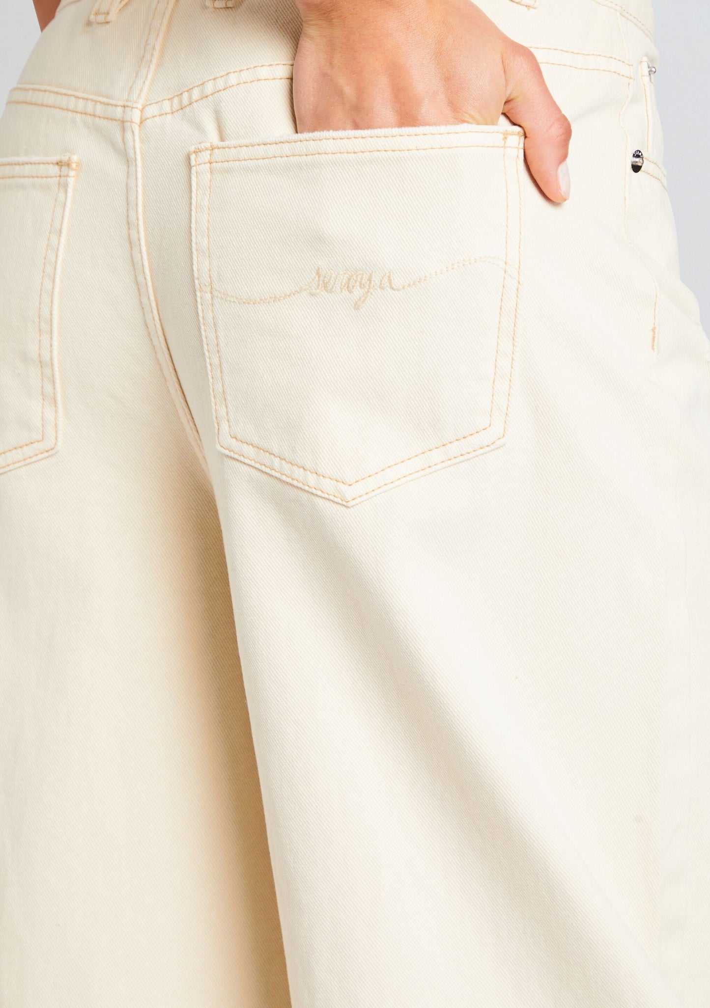 Ashley Barrel Jean