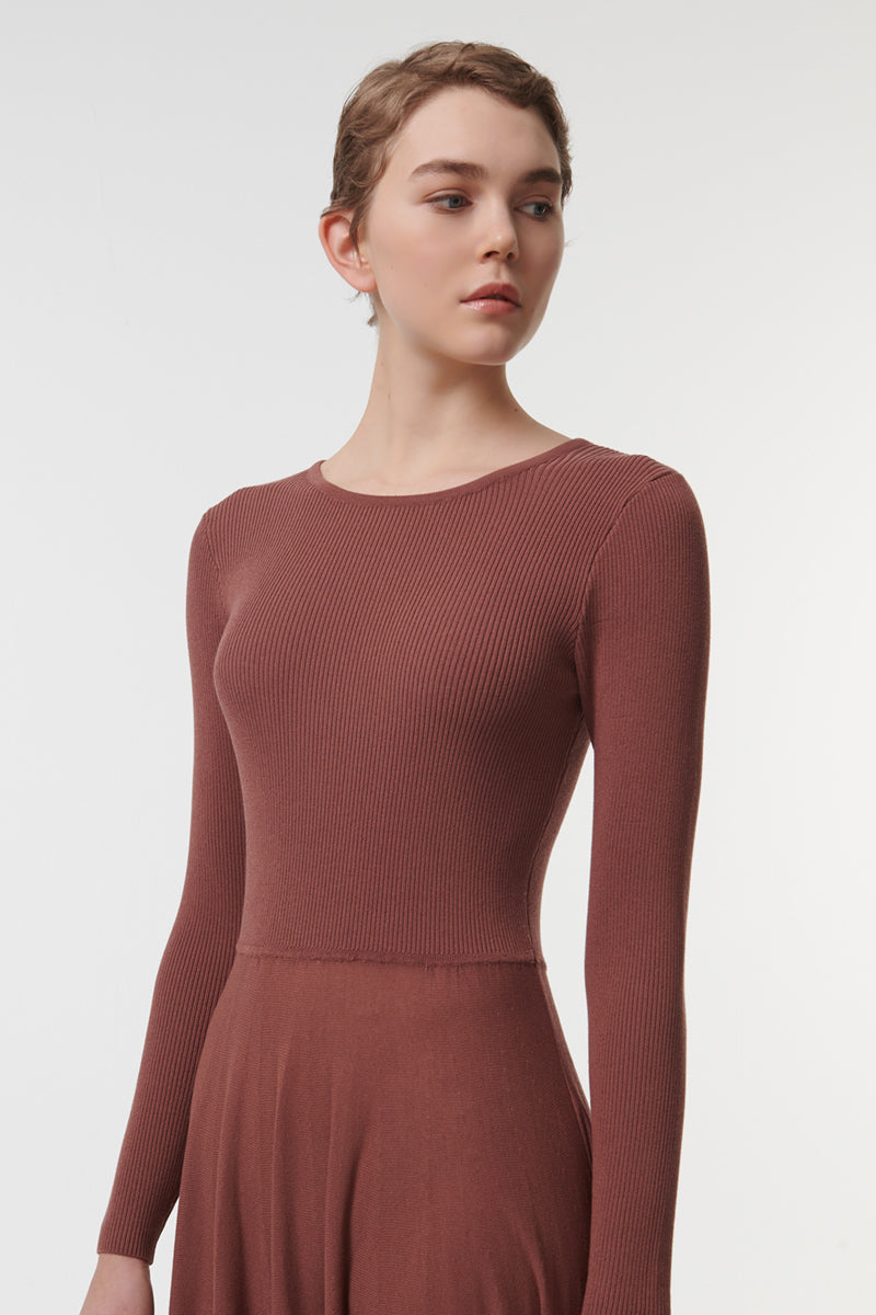 FIT-AND-FLARE KNITTED DRESS IN BROWN