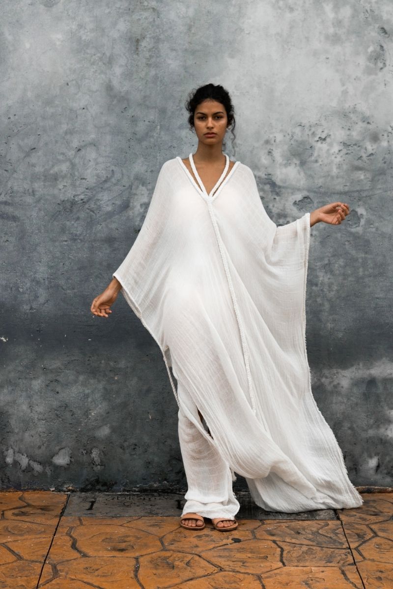 HELENA KAFTAN IN NUDE