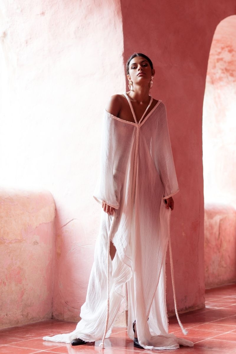 HELENA KAFTAN IN NUDE