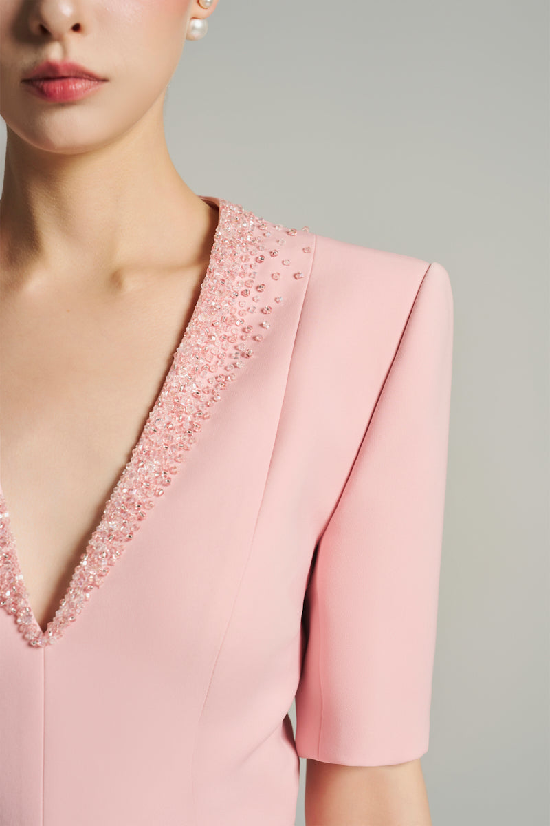 V-NECK KNEE LENGTH DRESS IN LIGHT PINK
