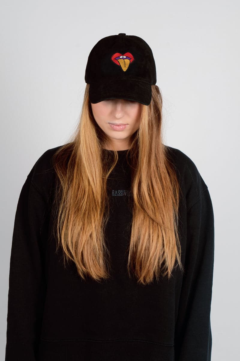ROLLING TONGUE EMBROIDERED CAP
