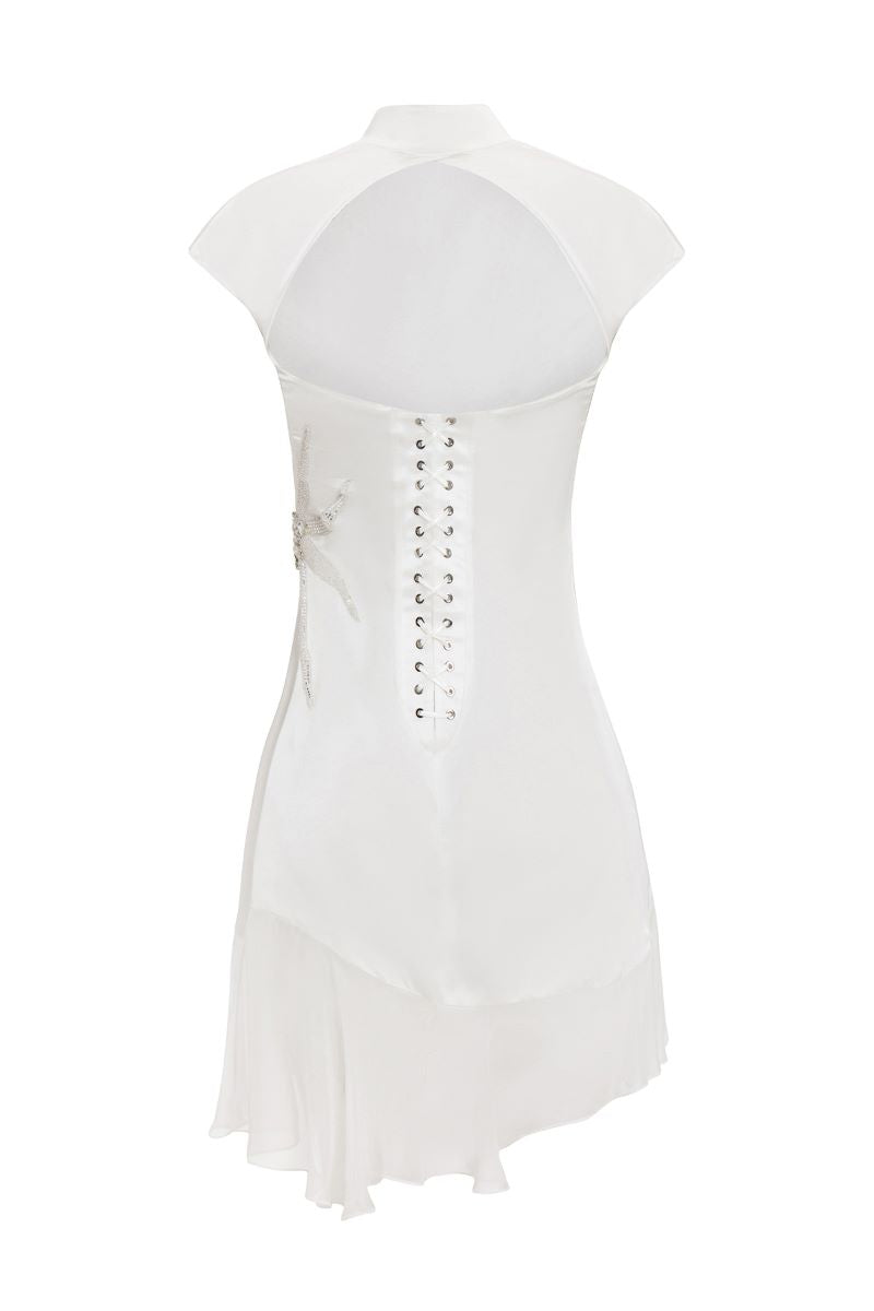THE SUNDRESS IN WHITE