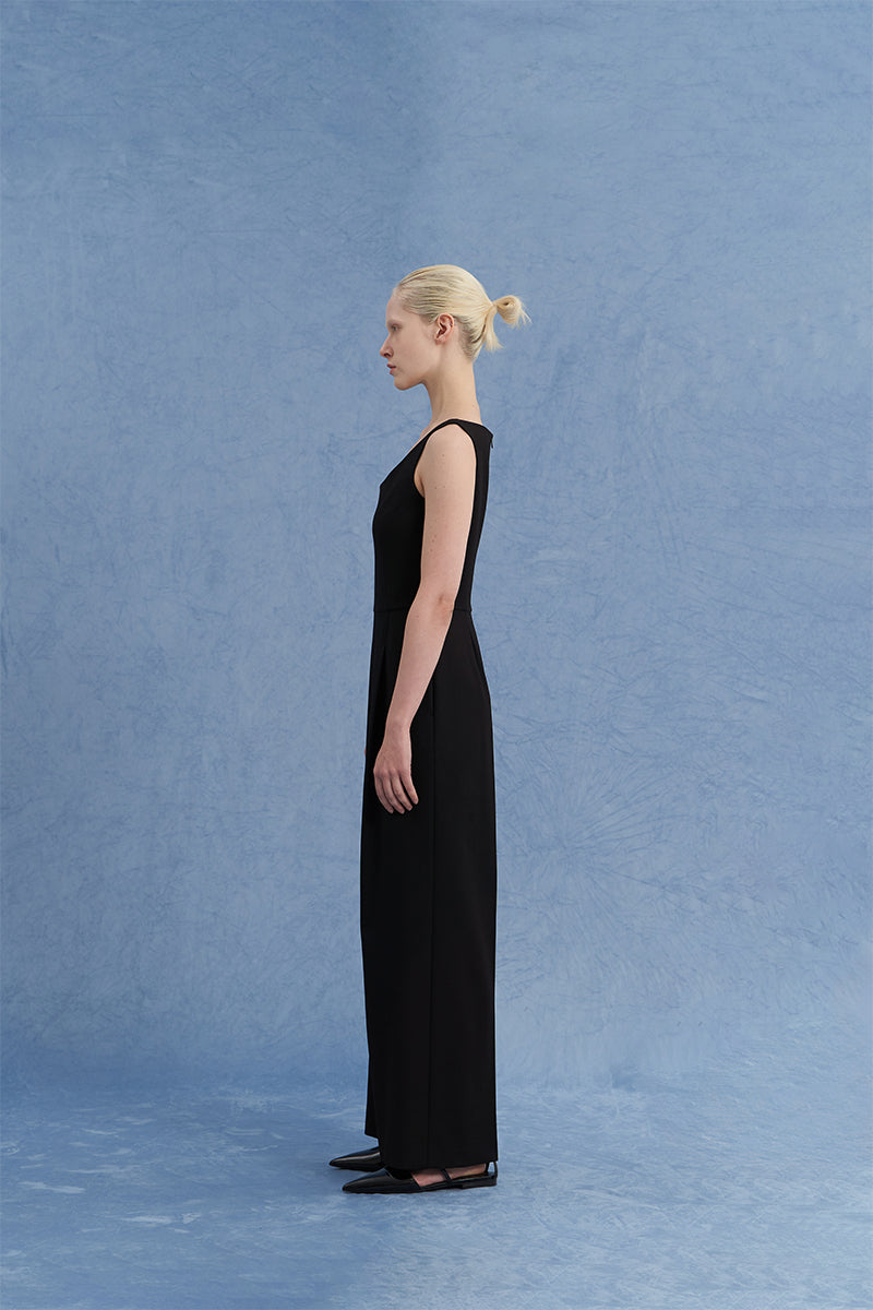 ASYMMETRIC-BECK SLEEVELESS JUMPSUIT IN BLACK