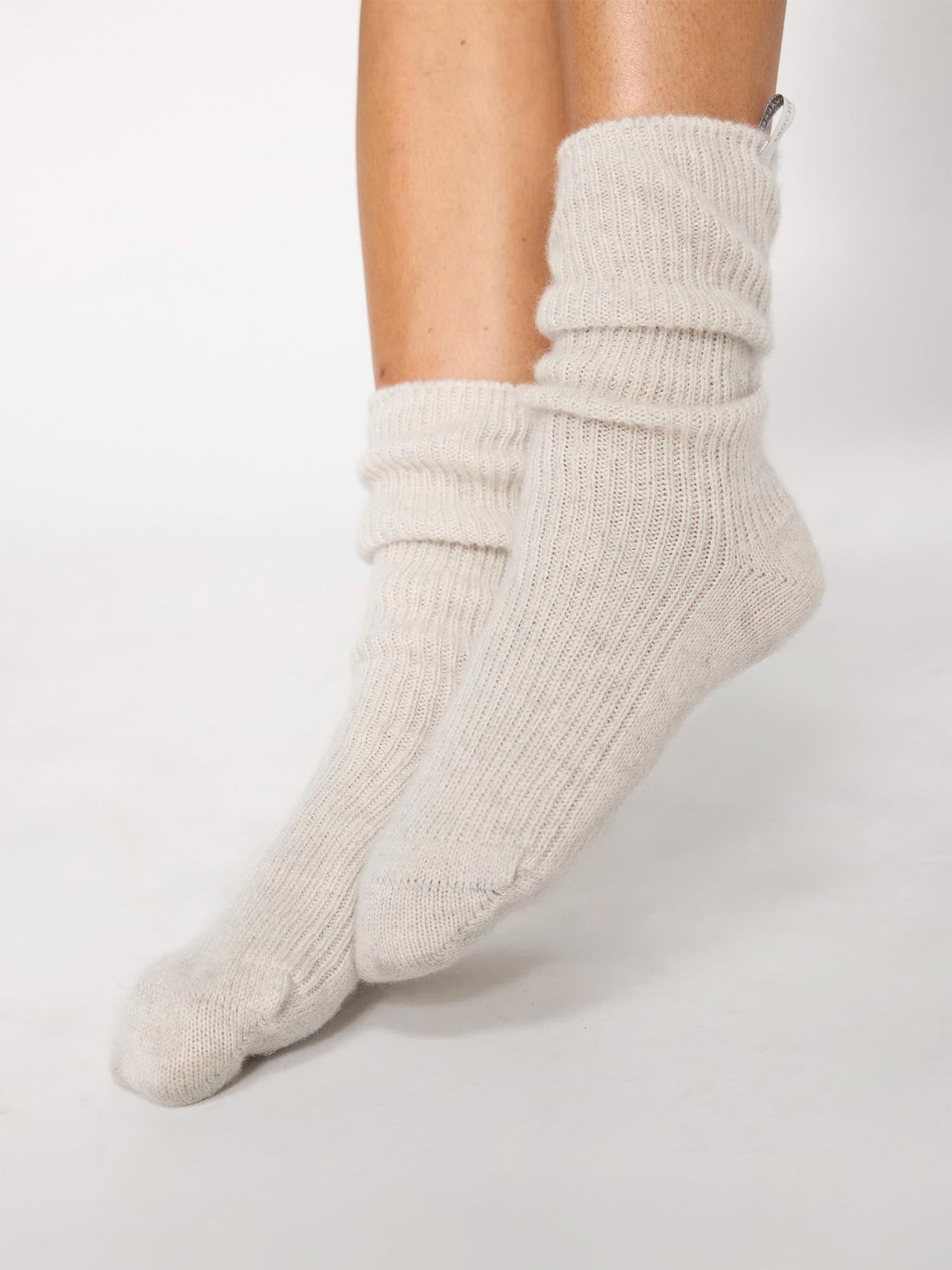 The Ribbed Cashmere Socks