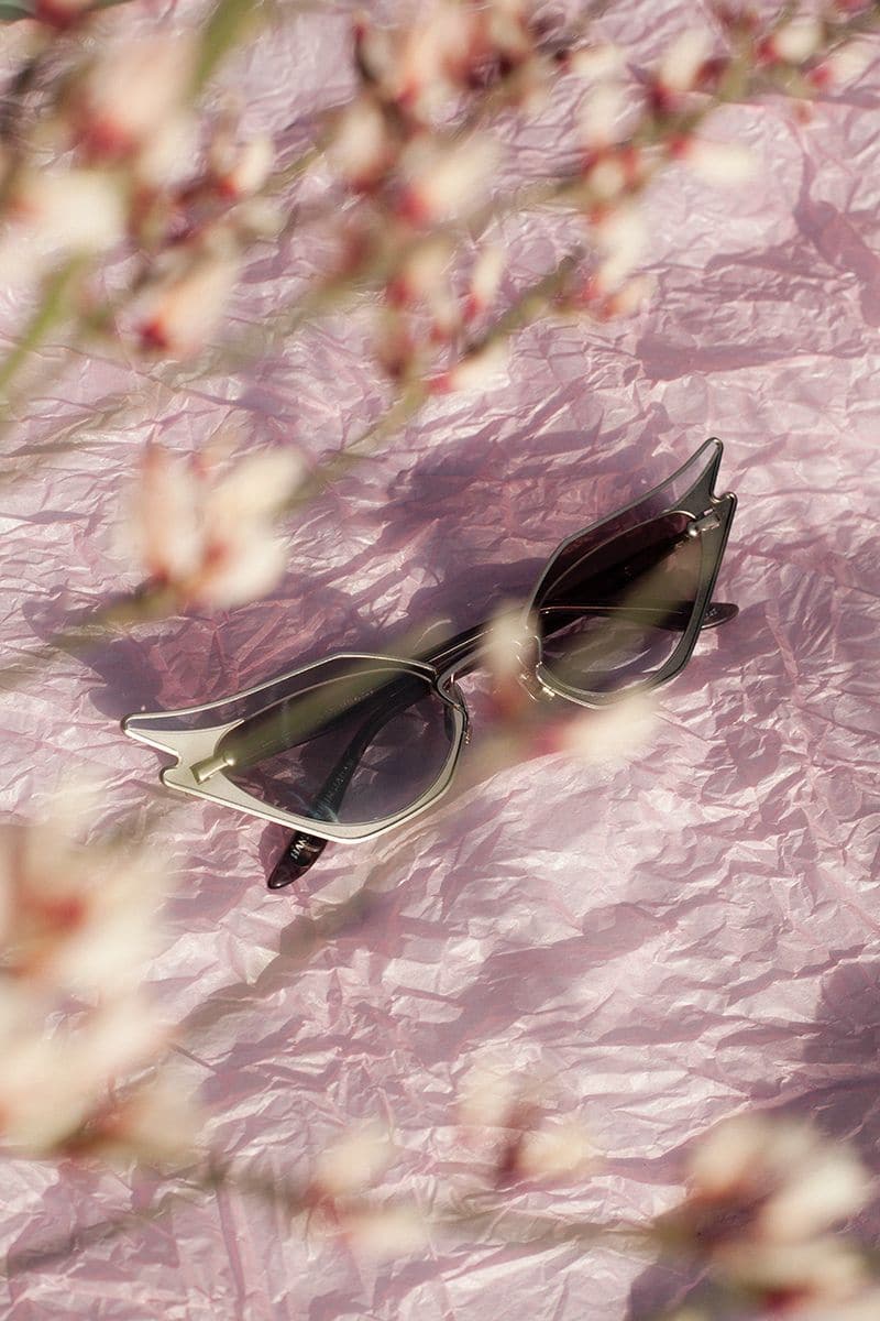 SILVER WILD AT HEART SUNGLASSES