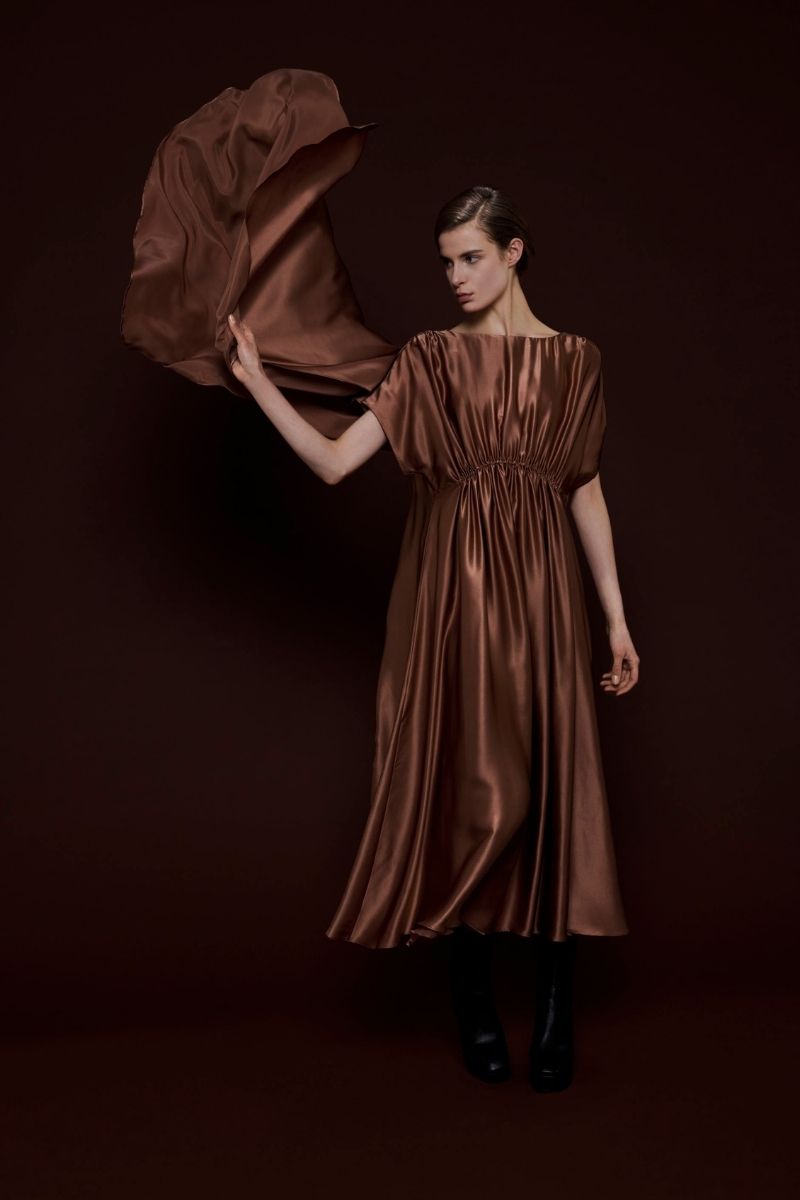 CAPE-EFFECT DRESS IN BROWN