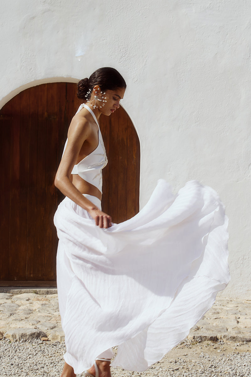 THE INNOCENT SKIRT IN WHITE