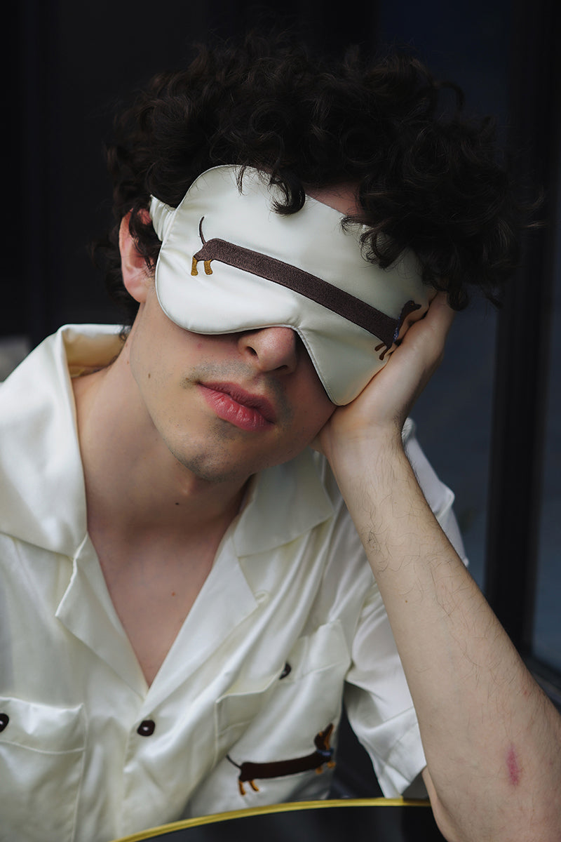 DACHSHUND DREAM SILK SLEEPING EYE MASK IN WHITE