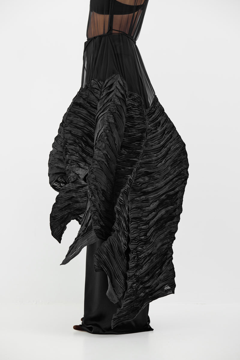 DAPHNE DRESS IN BLACK