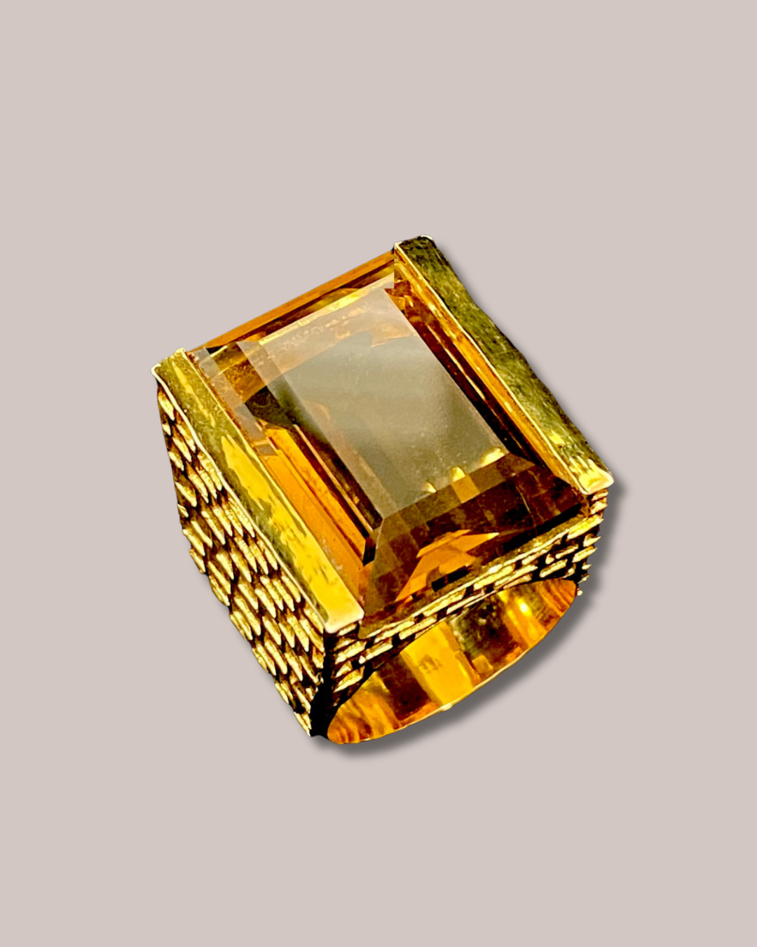 Tay Smokey Qtz. Set Chiselled Stephie Ring