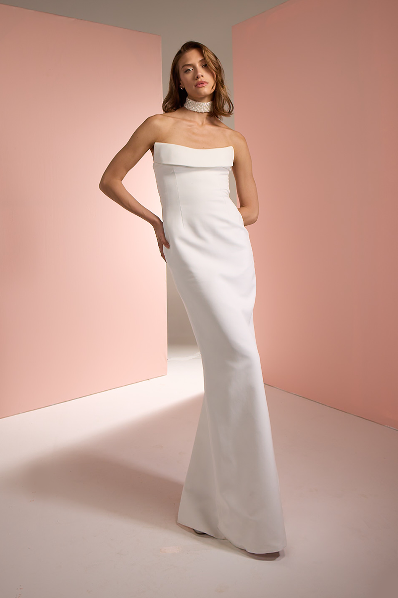 STRAPLESS DRESS IN WHITE