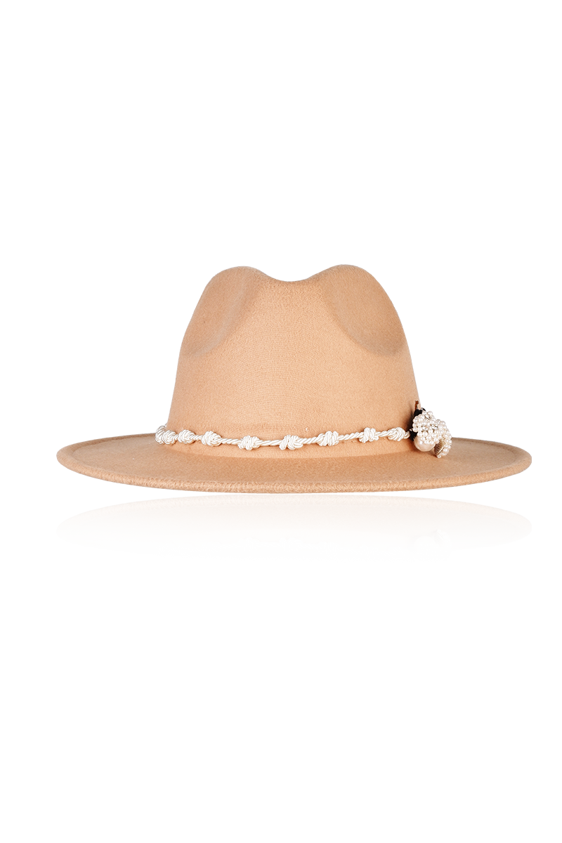 PEARLS LADYBUG HAT IN BROWN