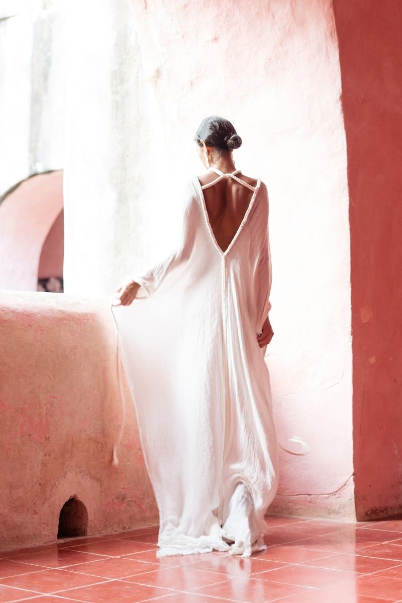 HELENA KAFTAN IN NUDE