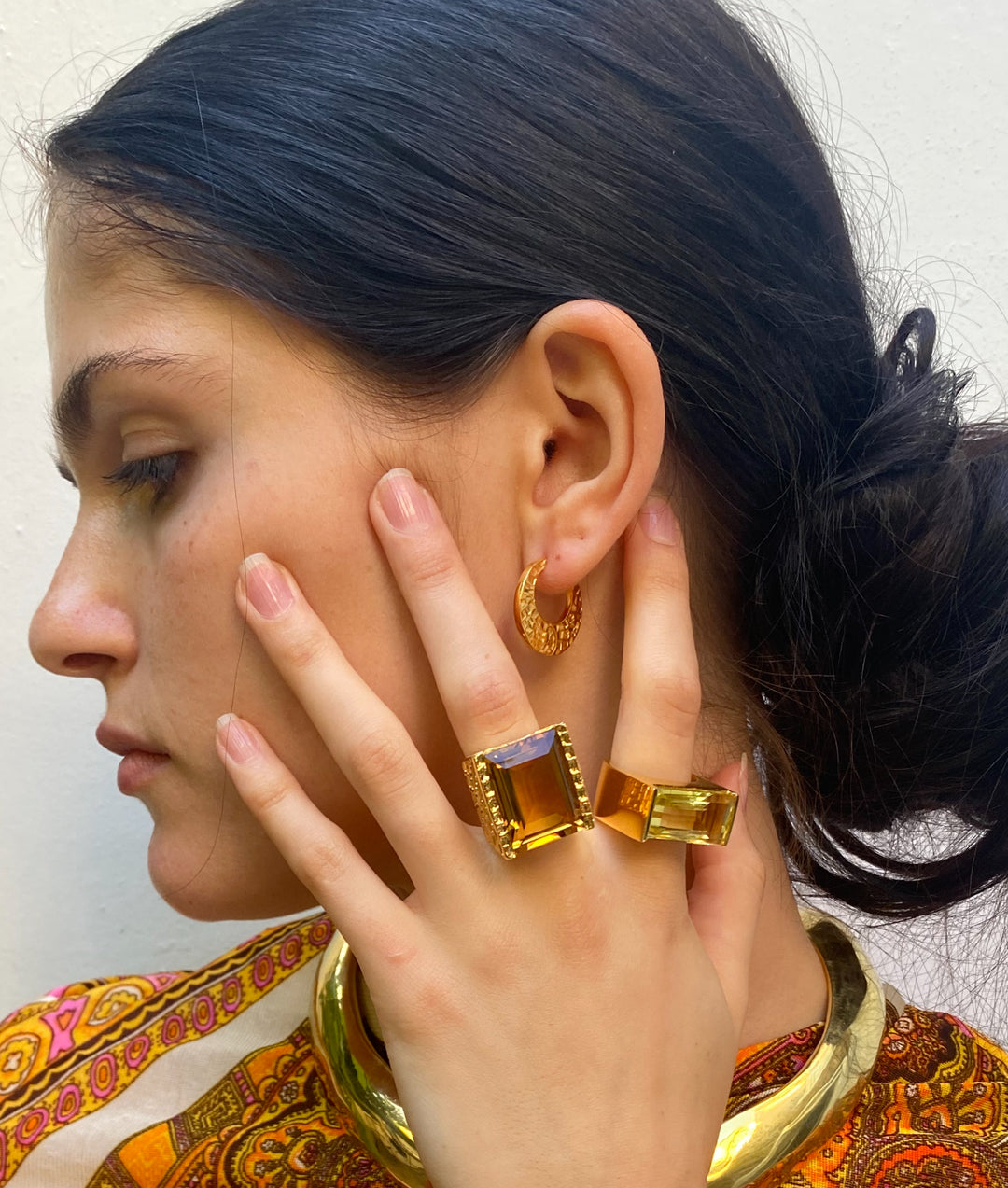 Tay Smokey Qtz. Set Chiselled Stephie Ring