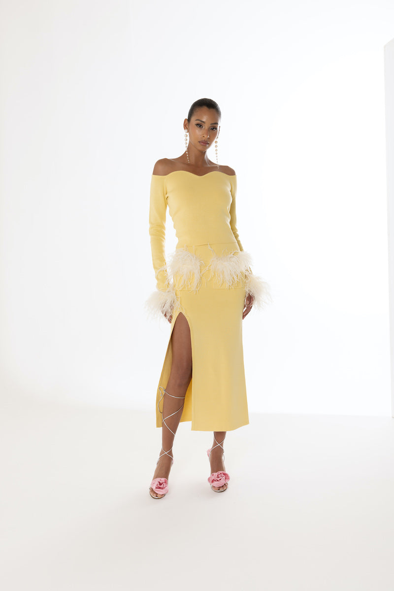 YELLOW VANILLA KNIT SKIRT WITH FEATHERS