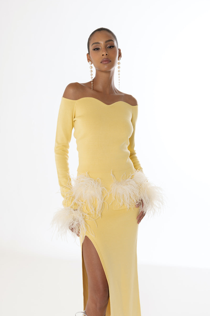 YELLOW VANILLA KNIT SKIRT WITH FEATHERS