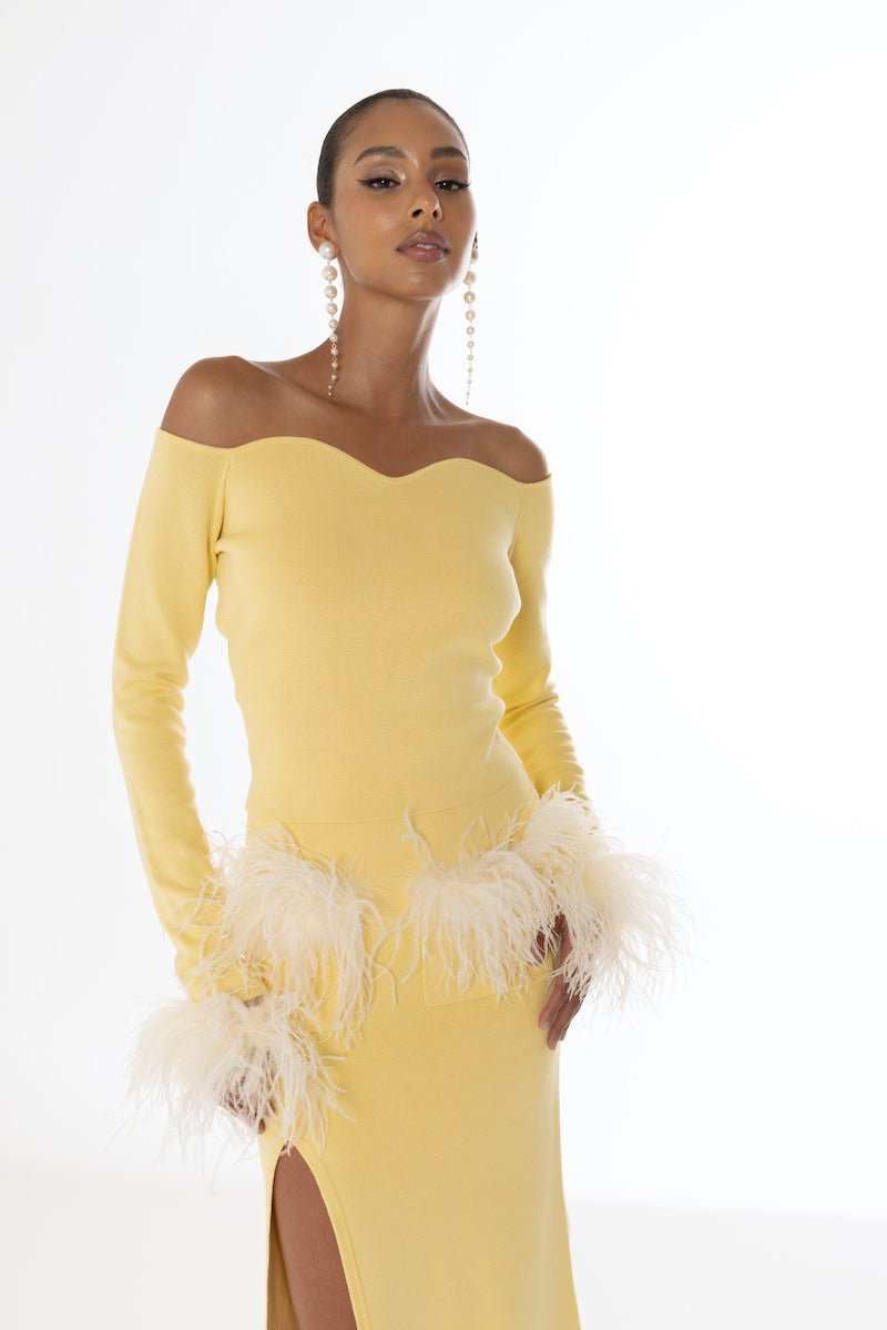 YELLOW VANILLA KNIT SKIRT WITH FEATHERS