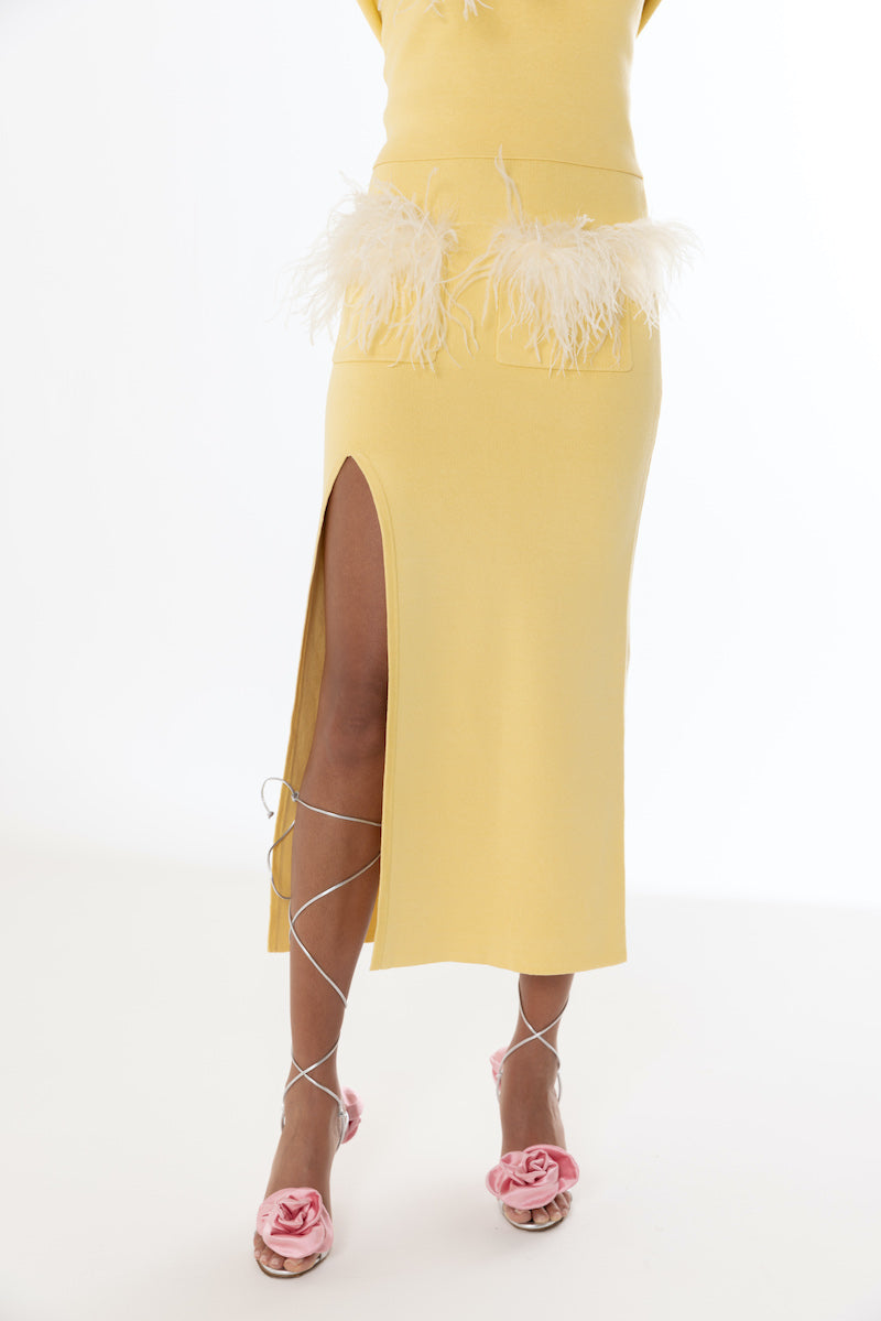 YELLOW VANILLA KNIT SKIRT WITH FEATHERS