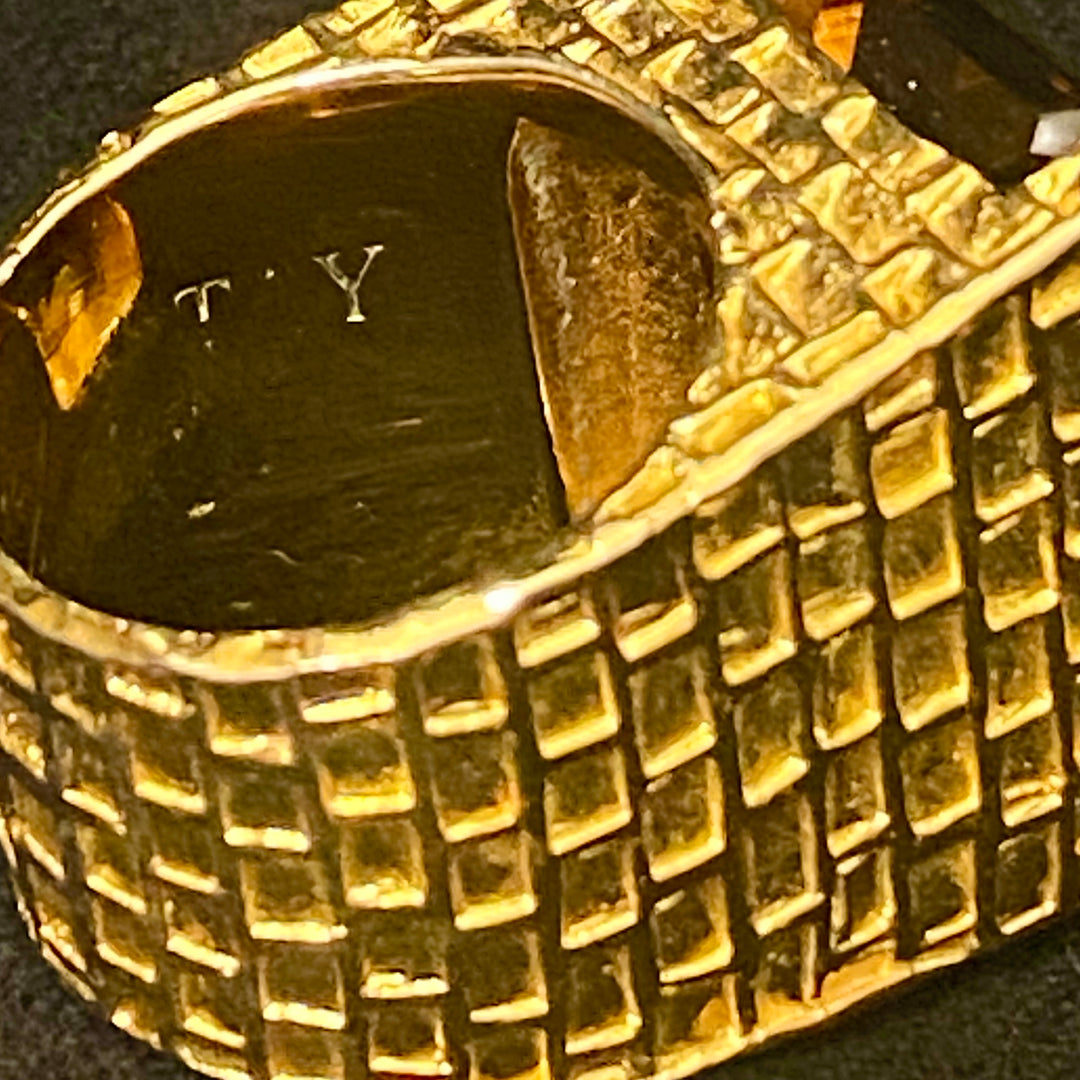 Tay Smokey Qtz. Set Chiselled Stephie Ring