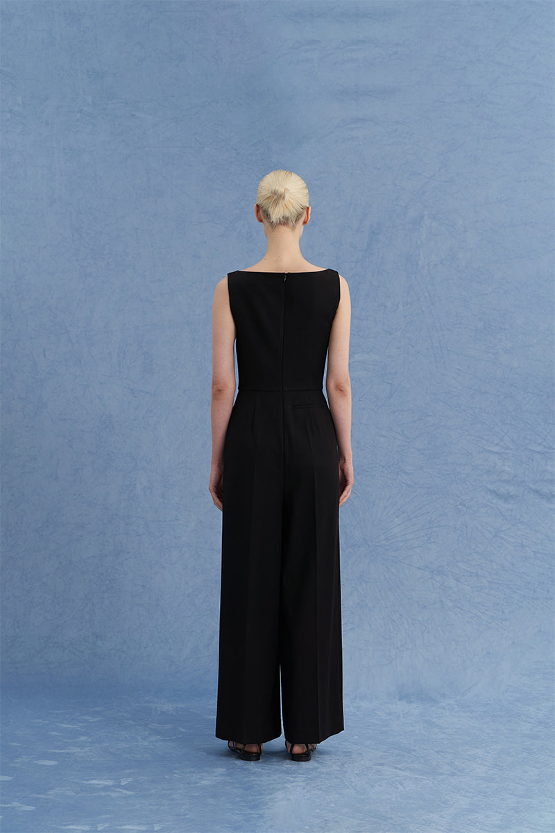 ASYMMETRIC-BECK SLEEVELESS JUMPSUIT IN BLACK
