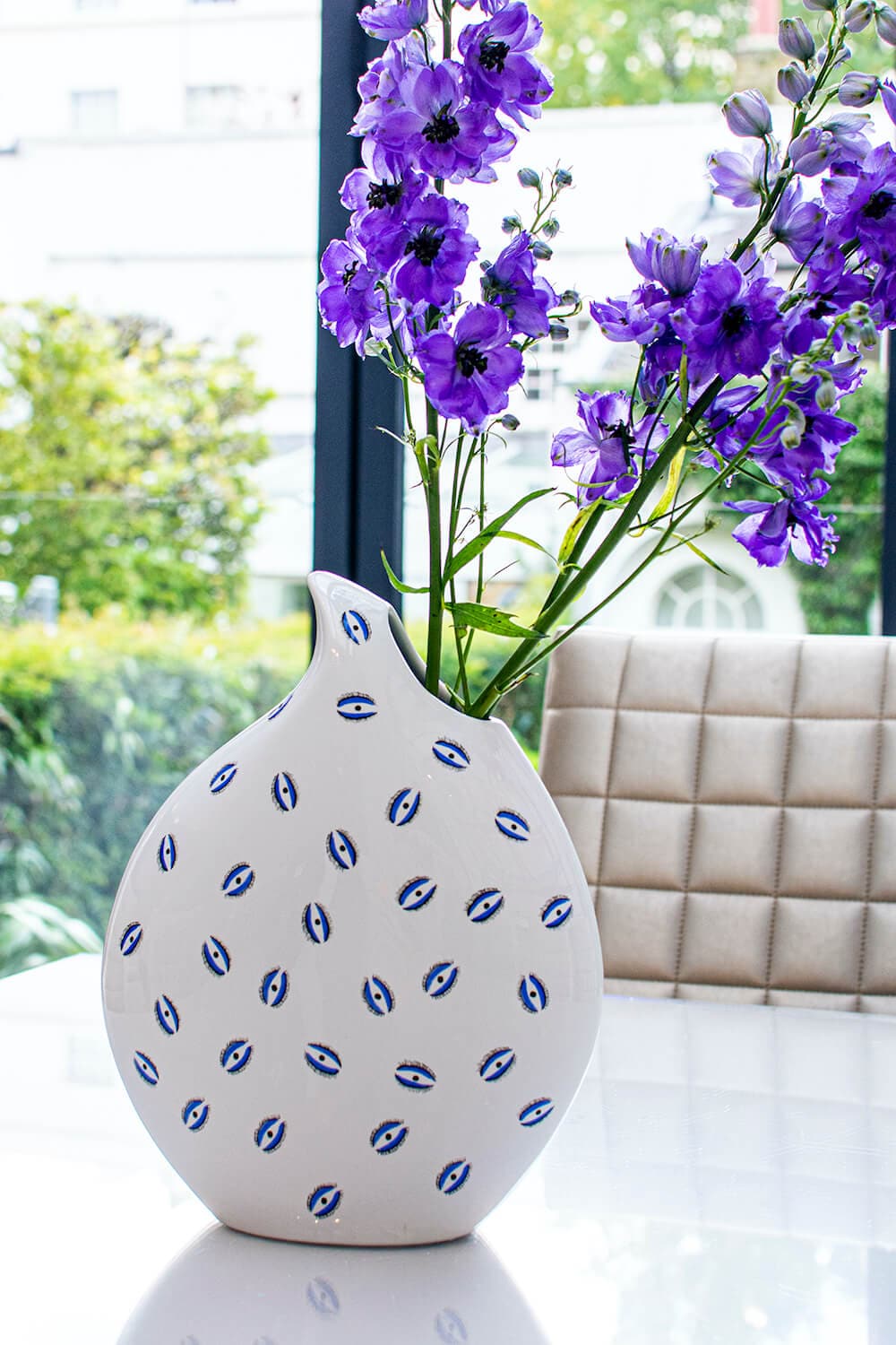 EYE TEARDROP CERAMIC VASE